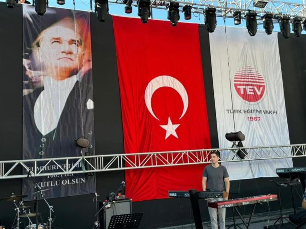 Βανδή - συναυλία τουρκια - κεμαλ