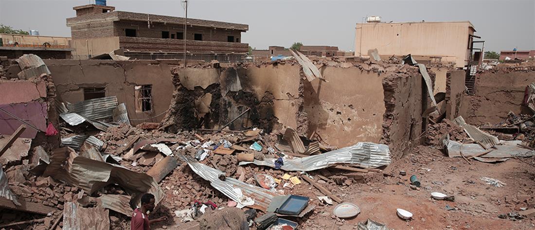 Σουδάν: Αεροπλάνο με 8 τόνους ανθρωπιστικής βοήθειας προσγειώθηκε στη χώρα