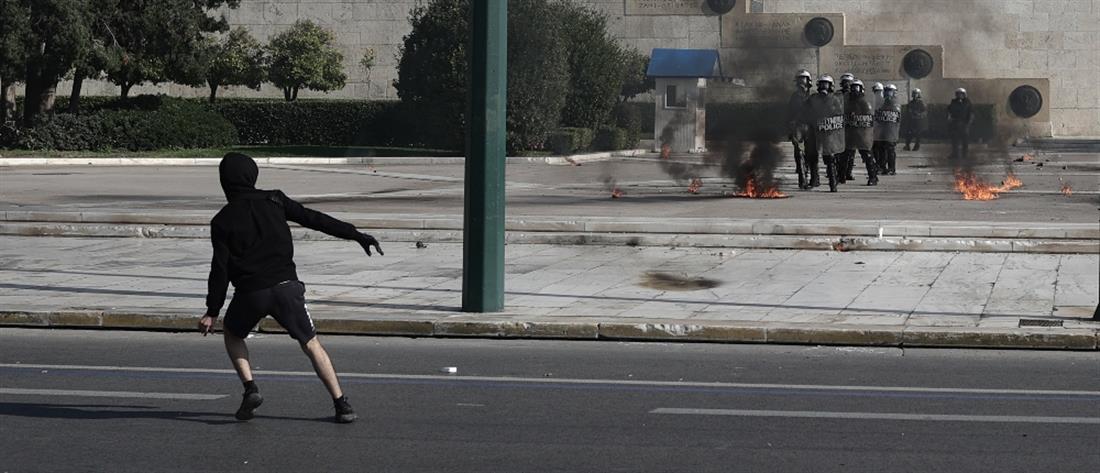 Απεργία: Επεισόδια με μολότοφ και συλλήψεις σε Αθήνα και Θεσσαλονίκη (εικόνες)