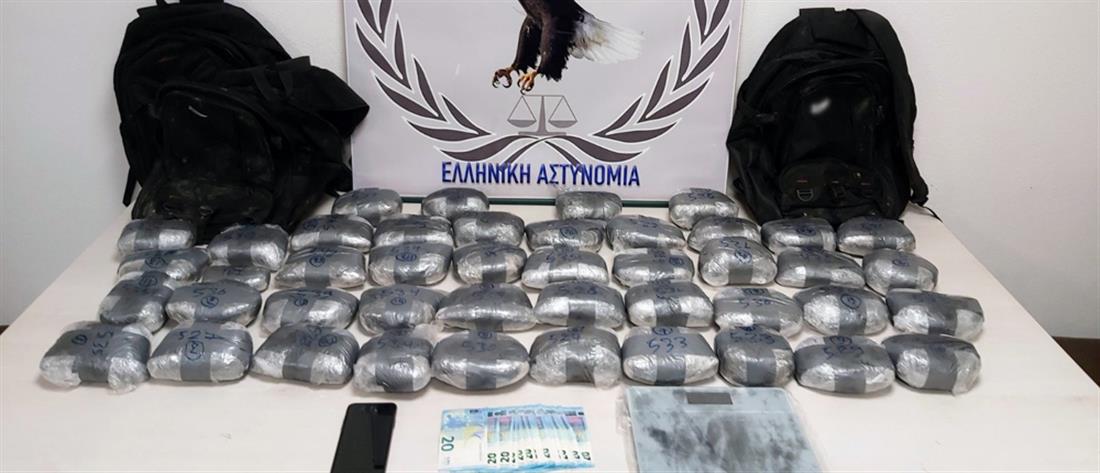 Θεσσαλονίκη: δεκάδες κιλά ηρωίνης σε σάκους (εικόνες)