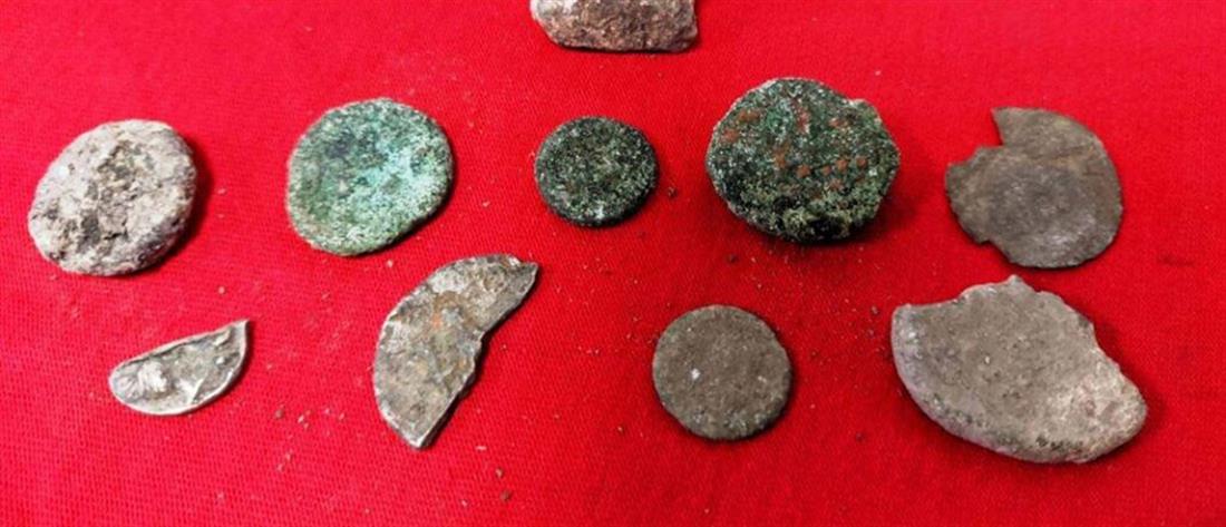 Ροδόπη: δεκάδες αρχαία αντικείμενα εντοπίστηκαν σε σπίτι