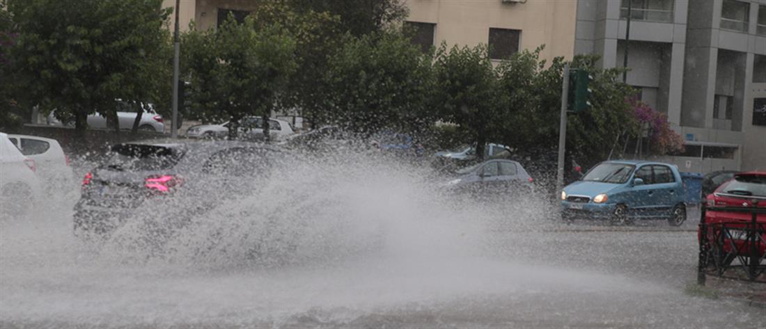 Κακοκαιρία “Genesis” - Θεσσαλονίκη: Σφοδρή βροχόπτωση και χαλάζι (βίντεο)