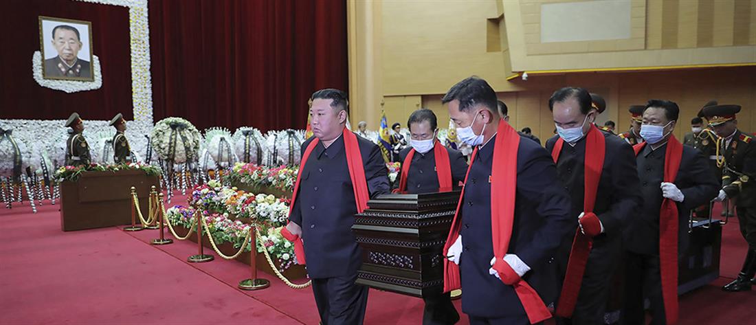 Κιμ Γιονγκ Ουν: Θλίψη από τον θάνατο του μέντορά του