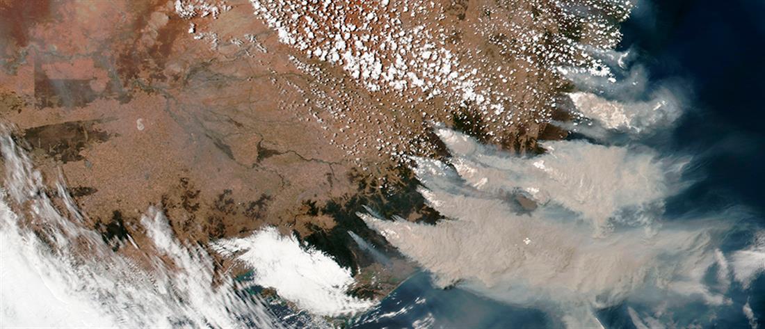 Συγκλονιστικές εικόνες: Δορυφόρος “βλέπει” την Αυστραλία να καίγεται