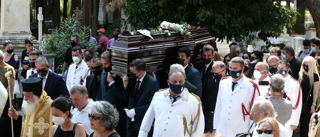 Άντζελα Γκερέκου για κηδεία Τόλη Βοσκόπουλου: Διευκρινίσεις για τα έξοδα