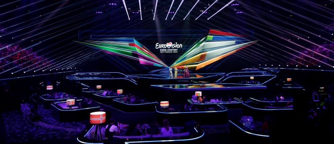Eurovision 2021 – Τελικός: Stefania και Τσαγκρινού εντυπωσίασαν στην παρέλαση της έναρξης