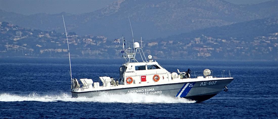 Κεφαλονιά: Ακυβέρνητο σκάφος με δεκάδες επιβαίνοντες