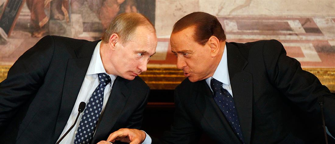 Κομισιόν για Ρωσία: Η βότκα - δώρο του Πούτιν στον Μπερλουσκόνι παραβιάζει τις κυρώσεις