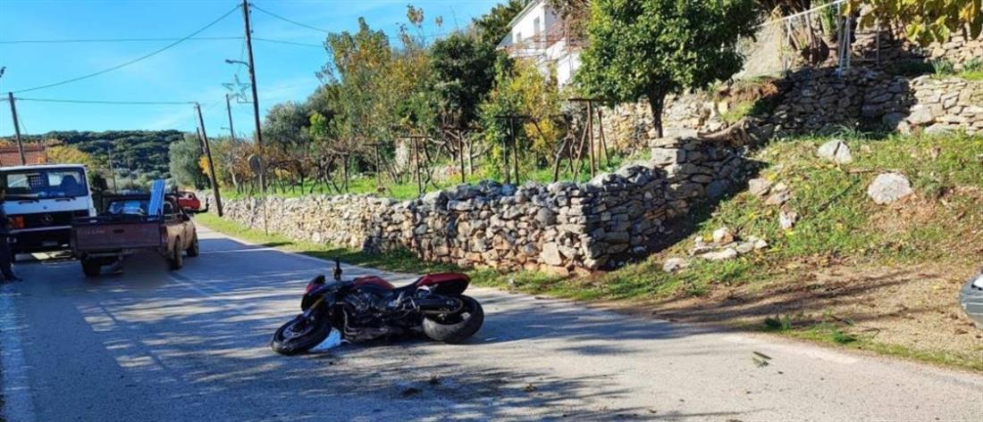 Τροχαίο στο Θέρμο: Νεκρός νεαρός μοτοσικλετιστής (εικόνες)