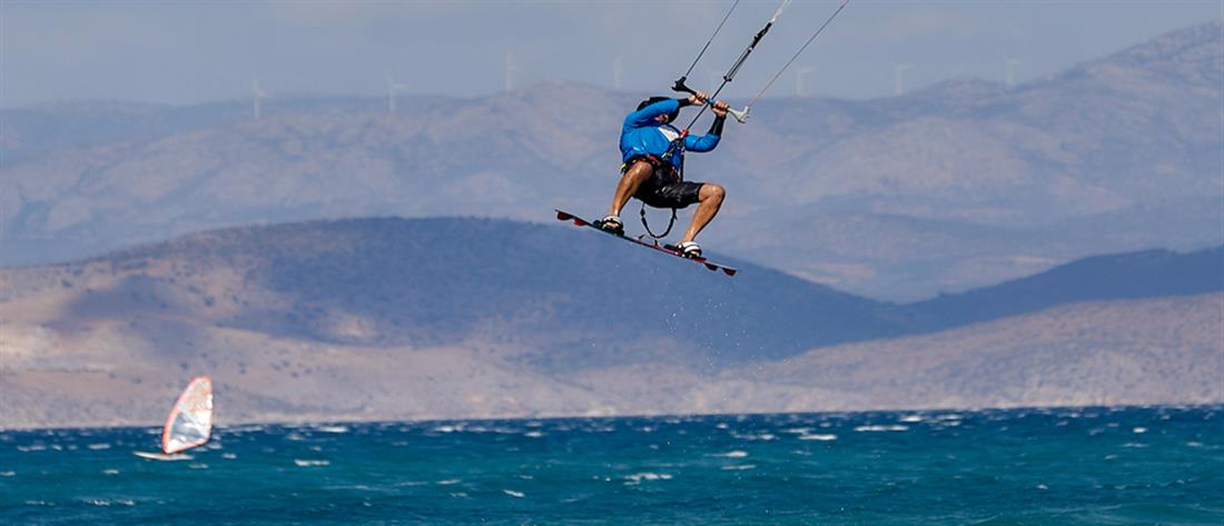 Tραυματισμός -  σοκ kitesurfer στη Μύκονο – Επείγουσα μεταφορά στην Αθήνα
