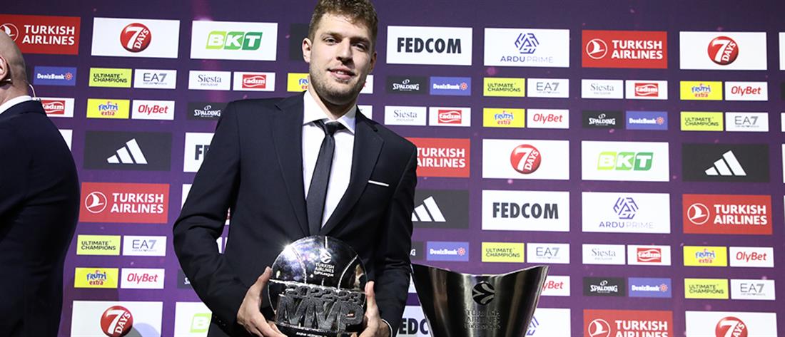 Euroleague – Ολυμπιακός: Ο Βέζενκοφ αναδείχτηκε MVP της σεζόν