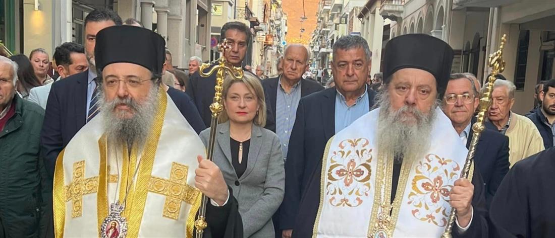 Αλεξοπούλου: Ιερέας επιτέθηκε λεκτικά στην Υφυπουργό για τα ομόφυλα ζευγάρια